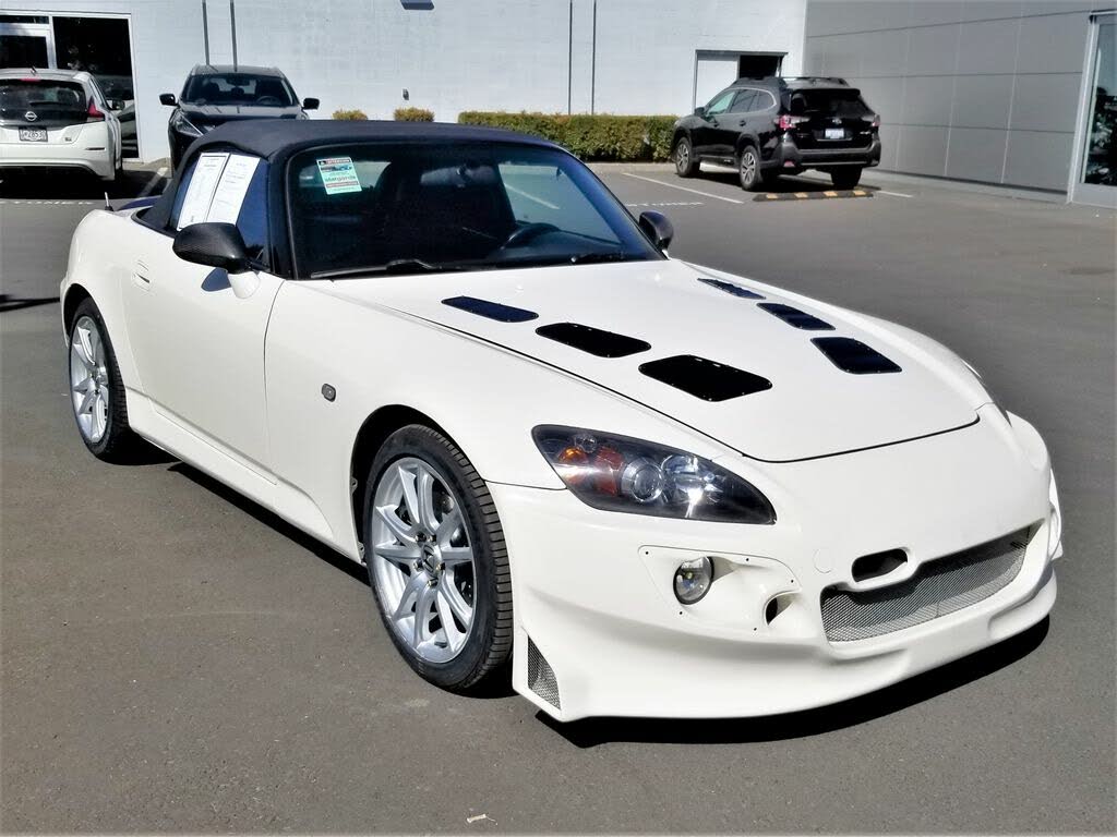 Honda S2000 CR and ancient Prelude: The Day of the Manuals