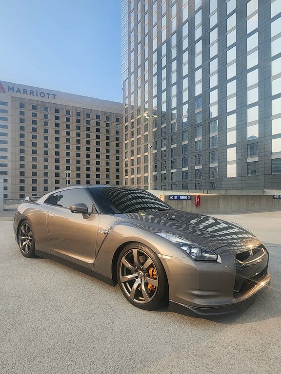 gtr r35 price 2010