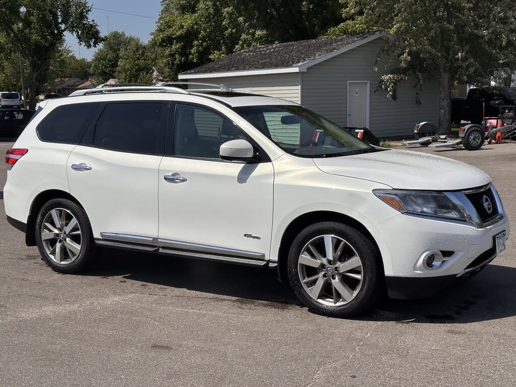 nissan pathfinder hybrid awd