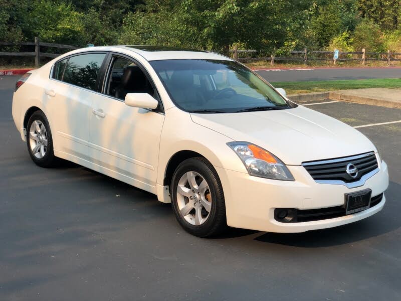 2008 nissan altima 2.5 s white