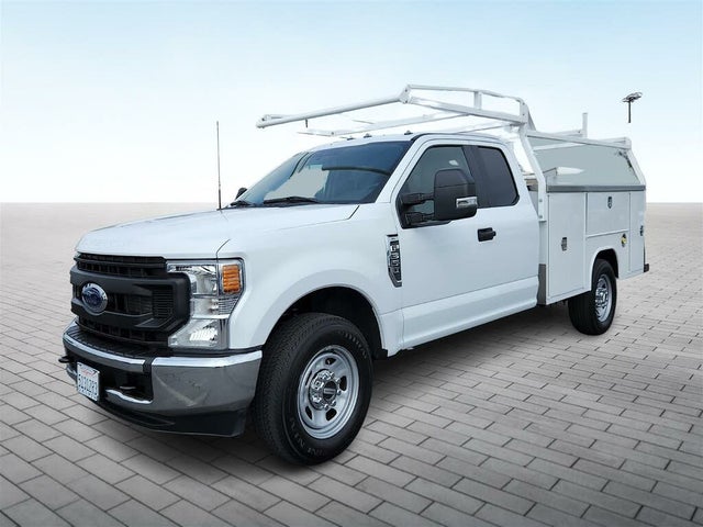 2022 Ford F-350 Super Duty Chassis XL SuperCab RWD