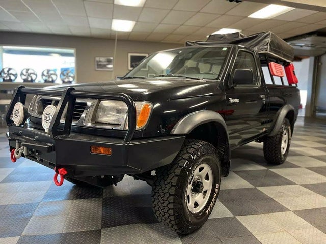 1998 Nissan Frontier 2 Dr XE 4WD Standard Cab SB