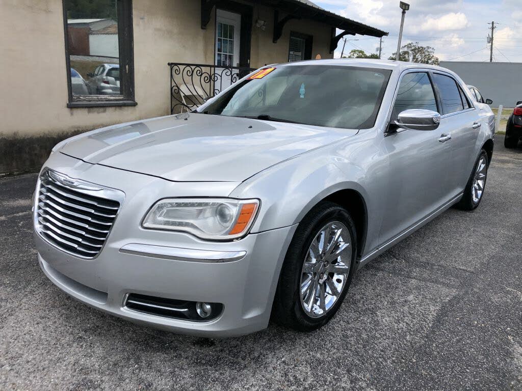 2012 Chrysler 300 Limited RWD