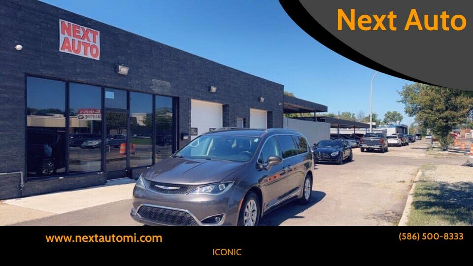 Used 2017 Chrysler Pacifica for Sale in Lansing MI with Photos