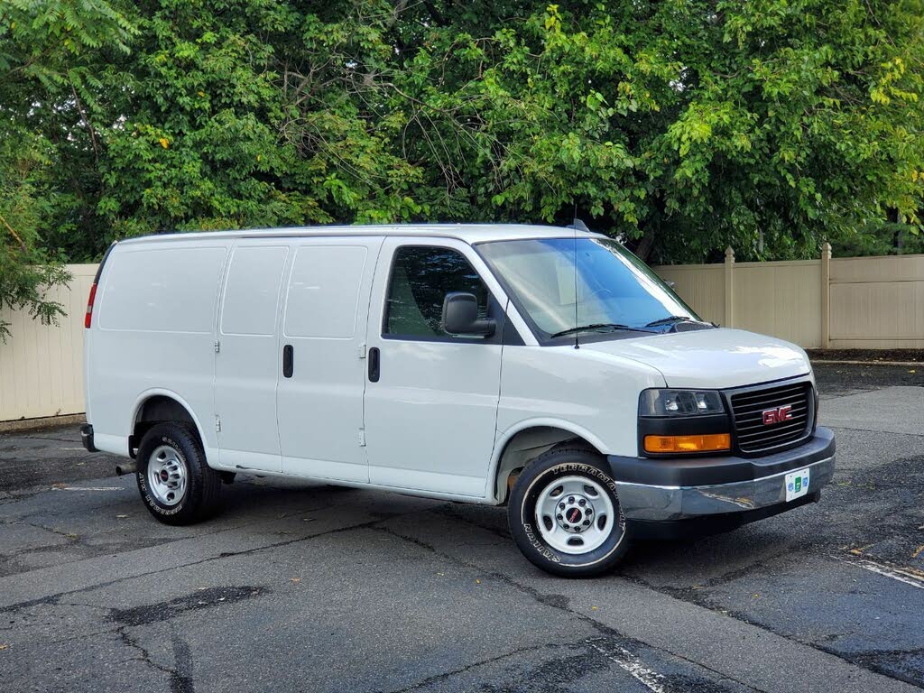 2022 gmc savana 1500 interior