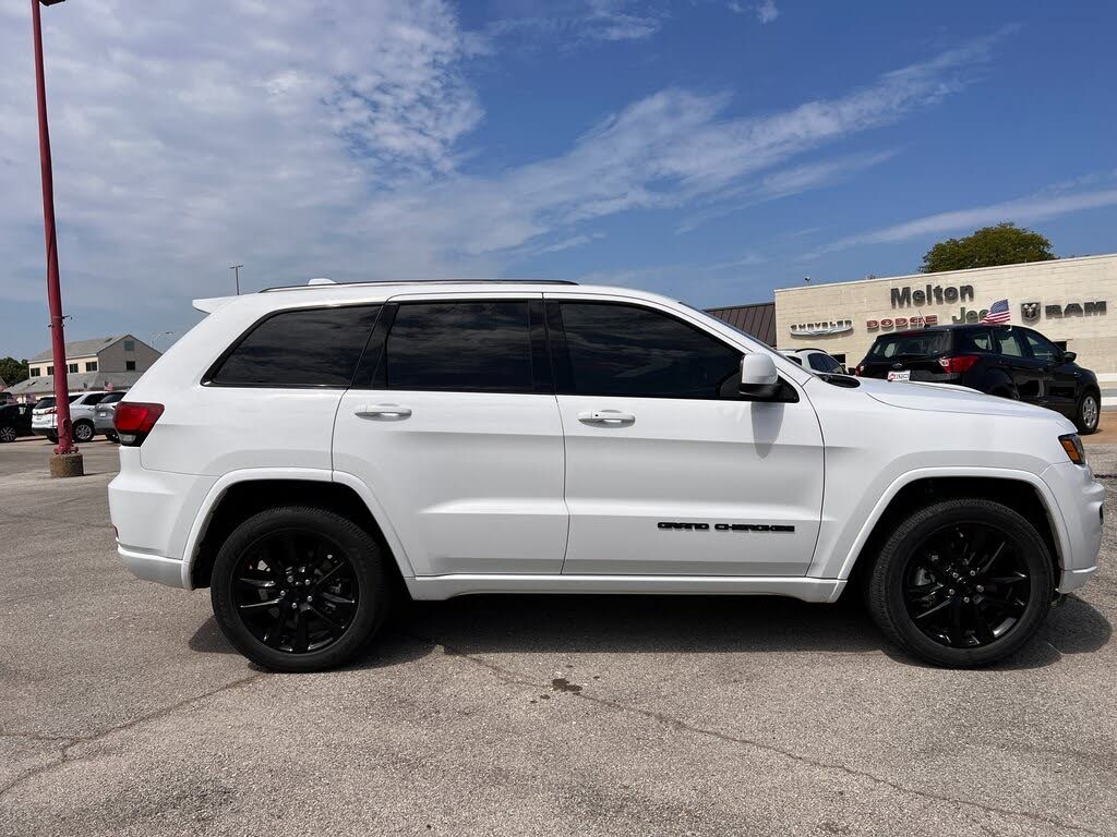 New 2024 Jeep Grand Cherokee Laredo Sport Utility in Tulsa #RC706024