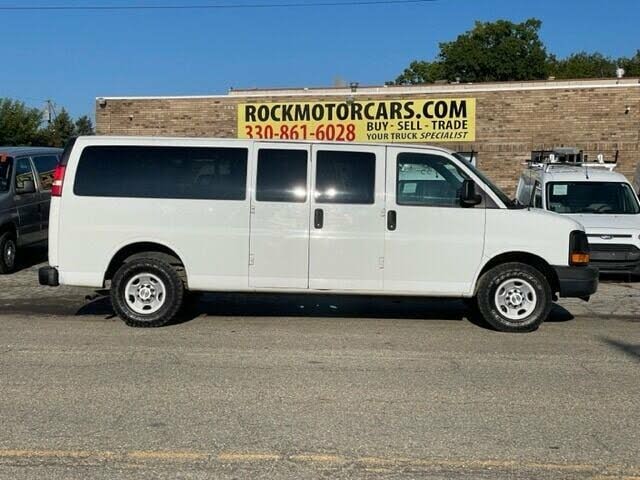 2013 chevrolet store express passenger van