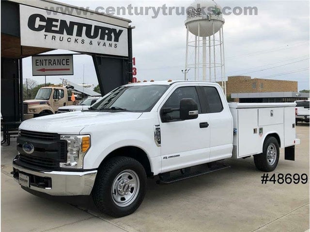 2017 Ford F-350 Super Duty Chassis XL SuperCab RWD