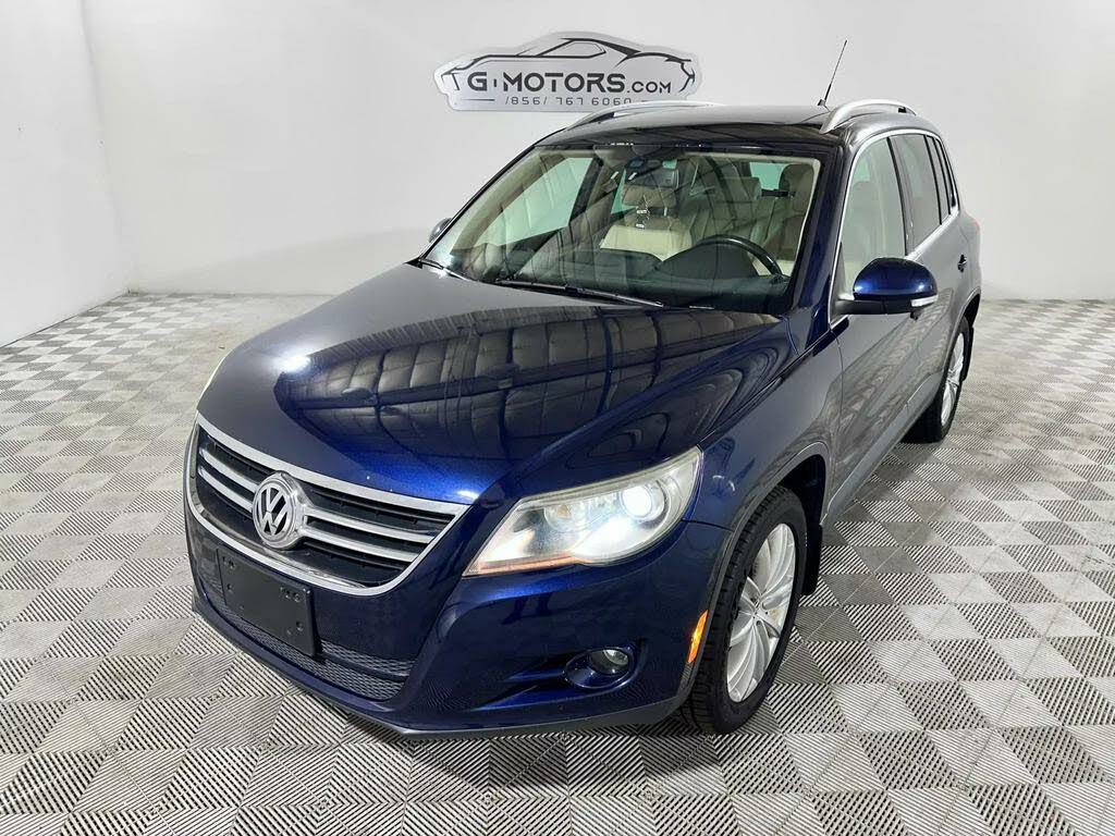 2011 Volkswagen Tiguan SEL 4Motion with Premium Navigation and Dynaudio