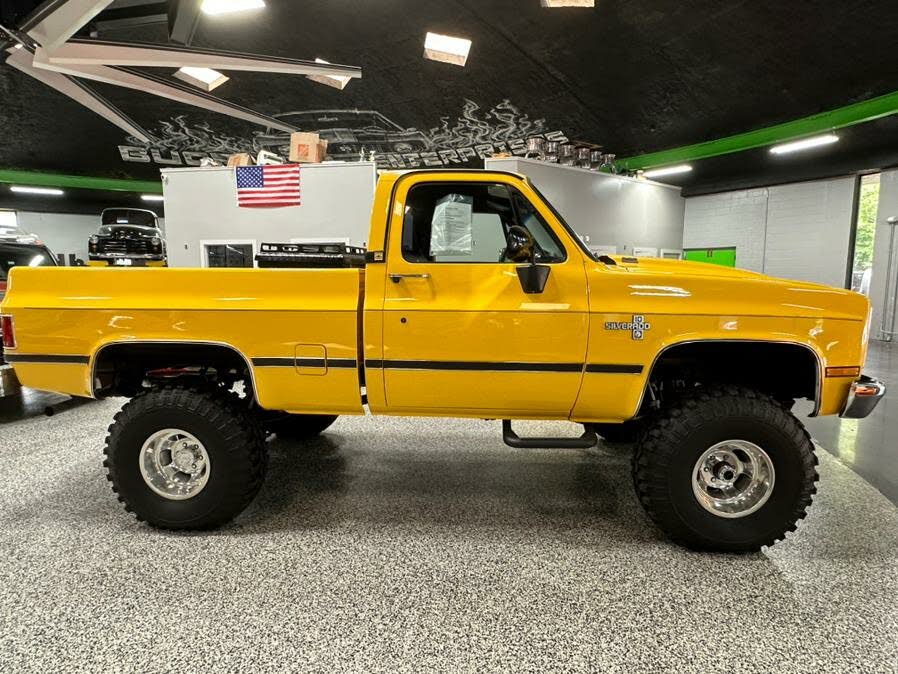 Old 4x4 Chevy Trucks
