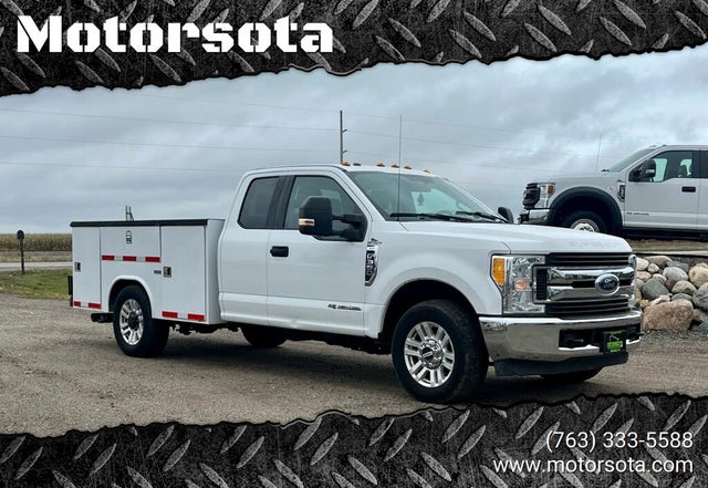 2017 Ford F-350 Super Duty Chassis XLT SuperCab RWD