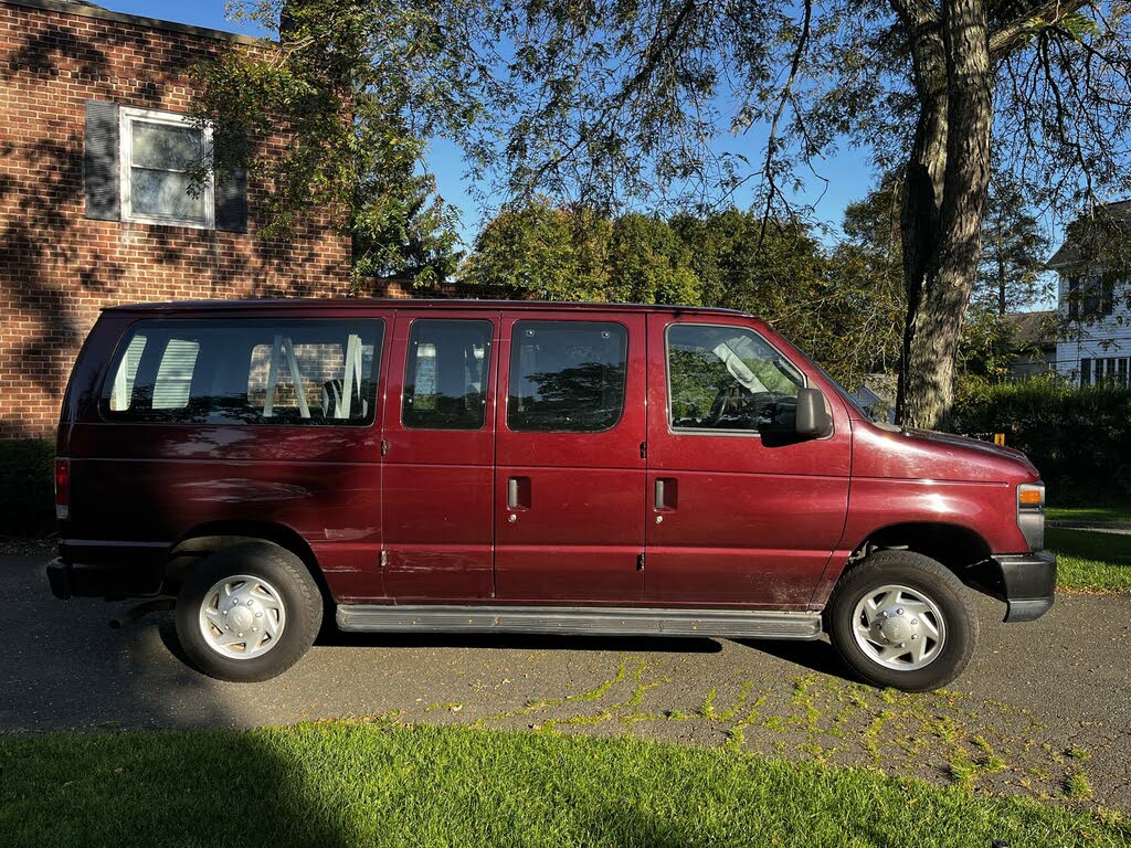 2011 ford 15 passenger hot sale van