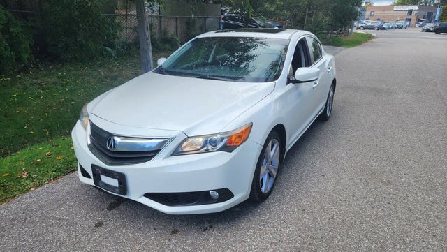 Acura ILX 2.0L FWD with Technology Package 2014
