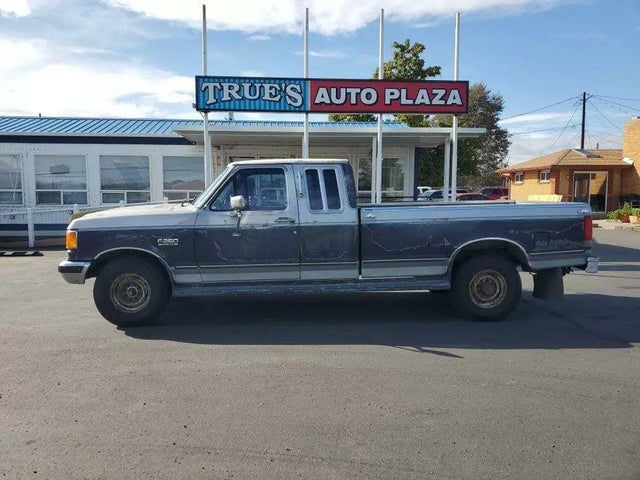 1990 Ford F-250 2 Dr XL Extended Cab LB