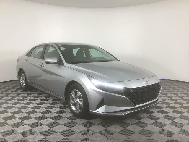 2022 Hyundai Elantra SE FWD