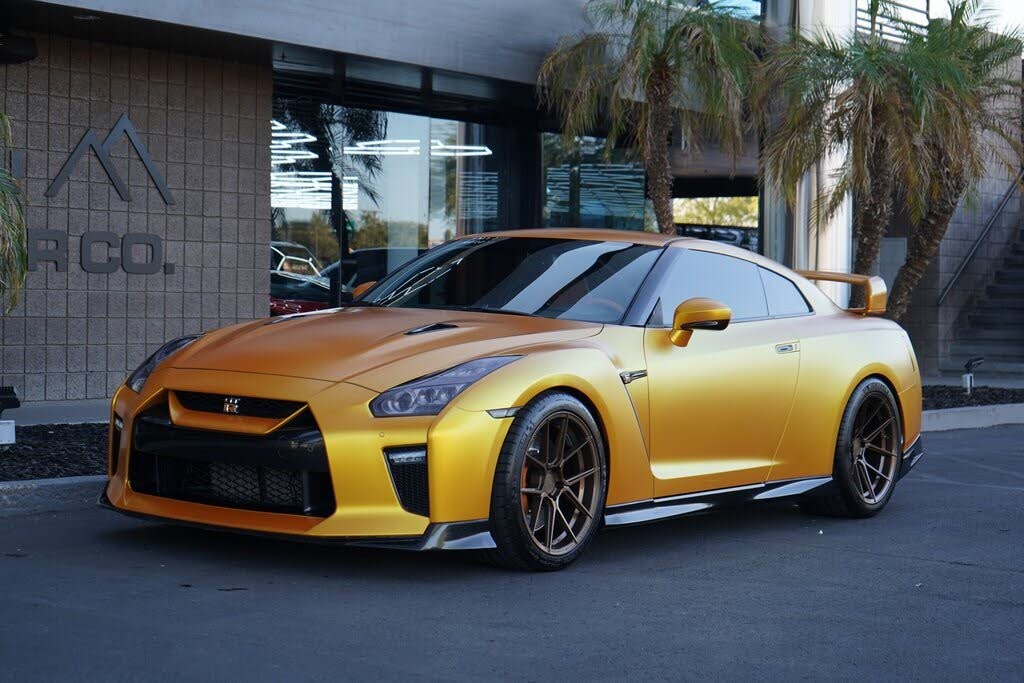 Nissan GTR Yellow Sports Car, Nissan GT-R Sports 2020 HD phone