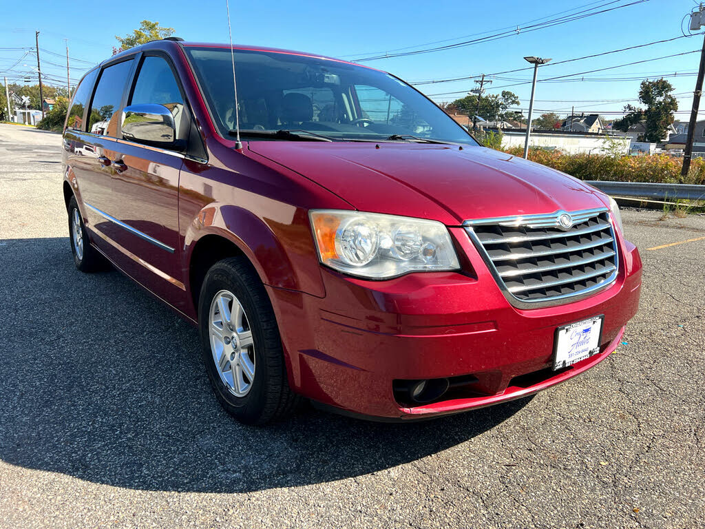 2010 Chrysler Town & Country usados en venta cerca de Greenvale, NY (con  fotos) - CarGurus