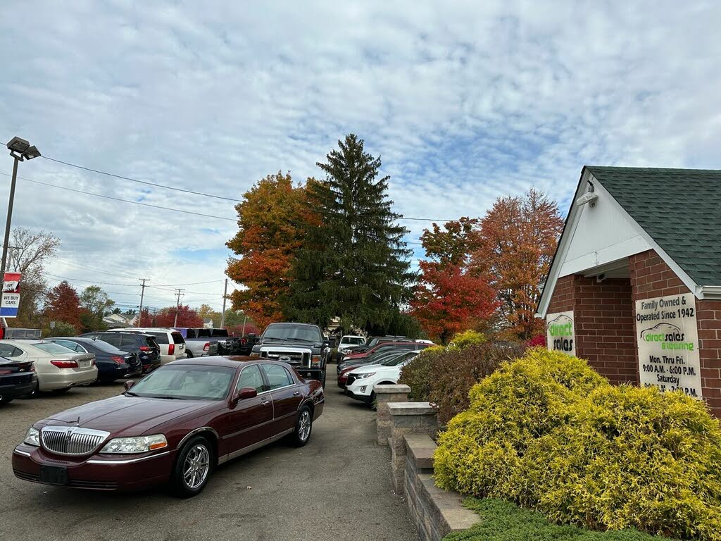 Used 2002 Lincoln Town Car Cartier Premium for Sale in Rochester