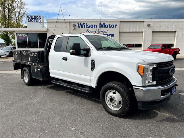 2017 Ford F-350 Super Duty Chassis XLT SuperCab DRW 4WD