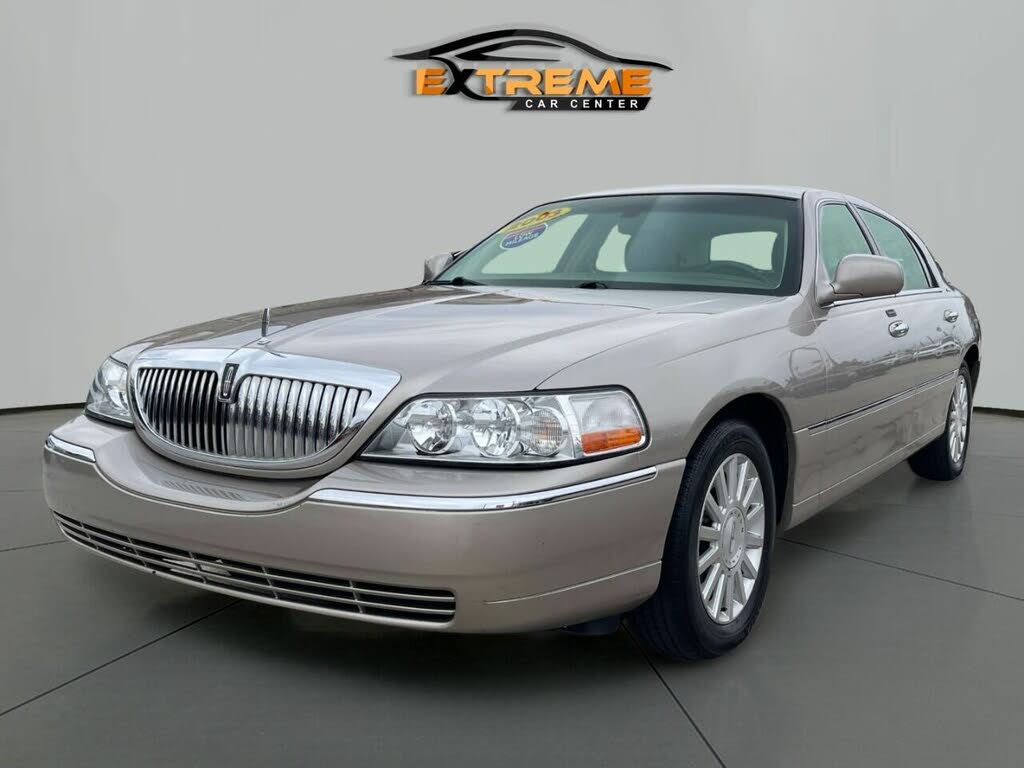 Used 2003 Lincoln Town Car Cartier L for Sale in Detroit MI