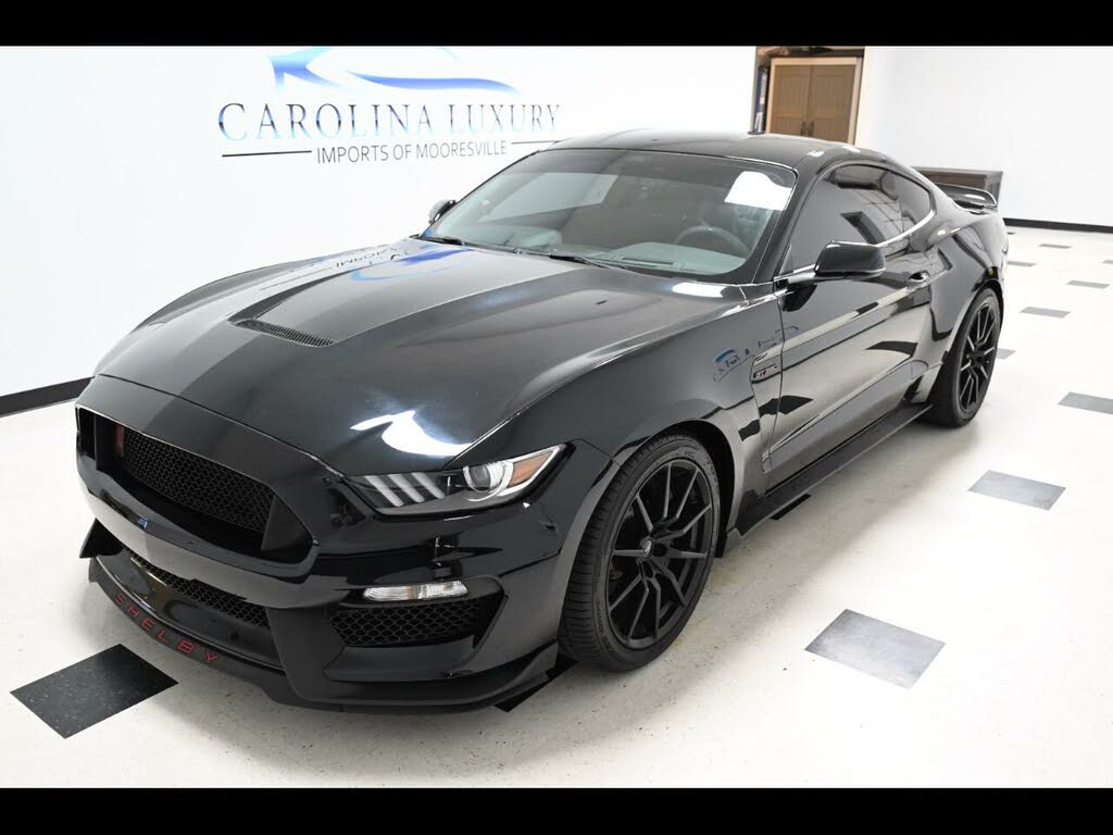 Ford Shelby GT350 - Carros de corrida a venda