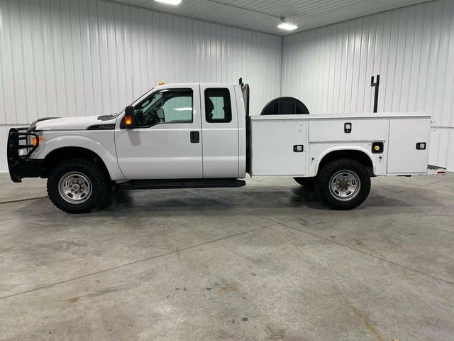 2015 Ford F-350 Super Duty Chassis XL SuperCab 4WD