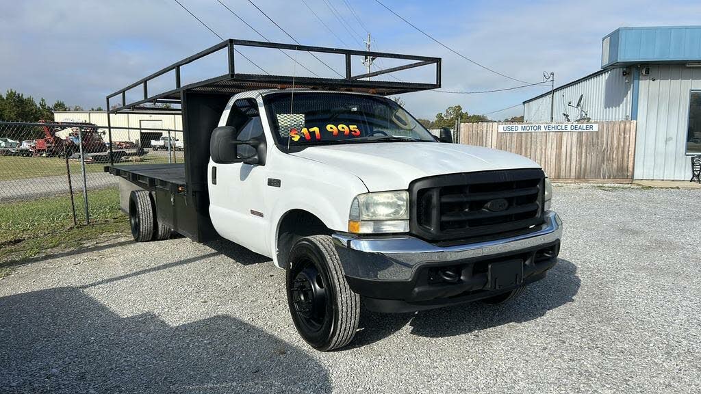 2004 Ford F-550 Super Duty Chassis XL DRWD