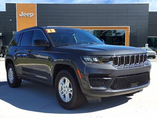 2023 Jeep Grand Cherokee Laredo RWD