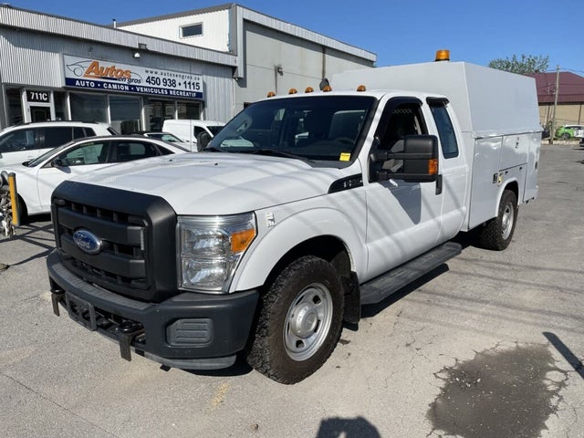 2012 Ford F-350 Super Duty Chassis XL SuperCab RWD