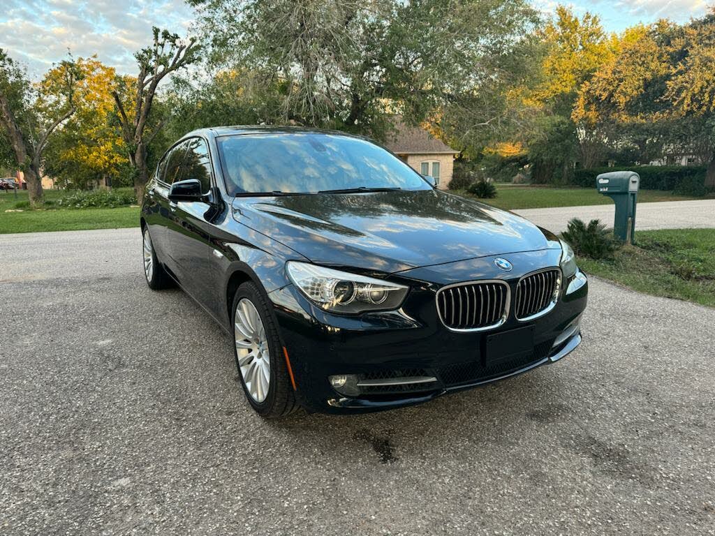 BMW 5-Series Gran Turismo, 2014MY Luxury Line