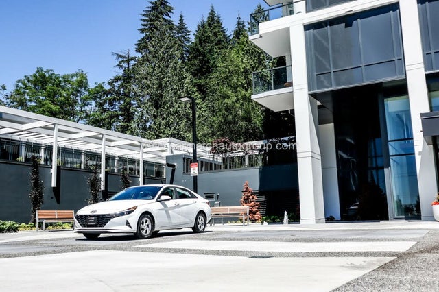 2022 Hyundai Elantra Essential FWD