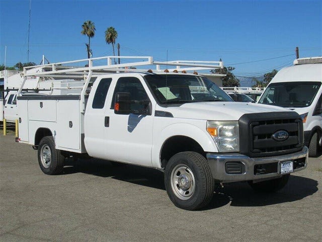 2013 Ford F-350 Super Duty Chassis XLT SuperCab 4WD