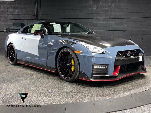 https://static.cargurus.com/images/forsale/2023/11/11/12/15/2021_nissan_gt-r-pic-7259694873372625479-1024x768.jpeg