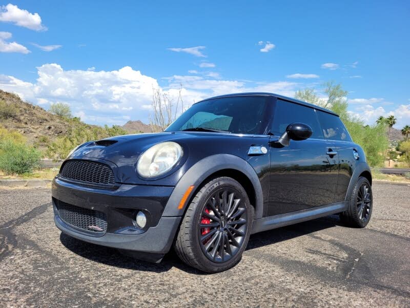 2008 / 58 MINI COOPER IN BLACK WITH FULL LOUNGE LEATHER - Mrs MINI