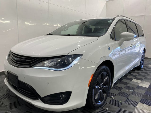 Chrysler Pacifica Hybrid Limited FWD 2019