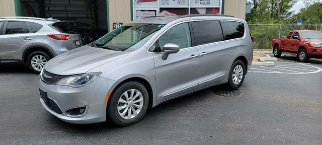 2017 Chrysler Pacifica Touring L FWD