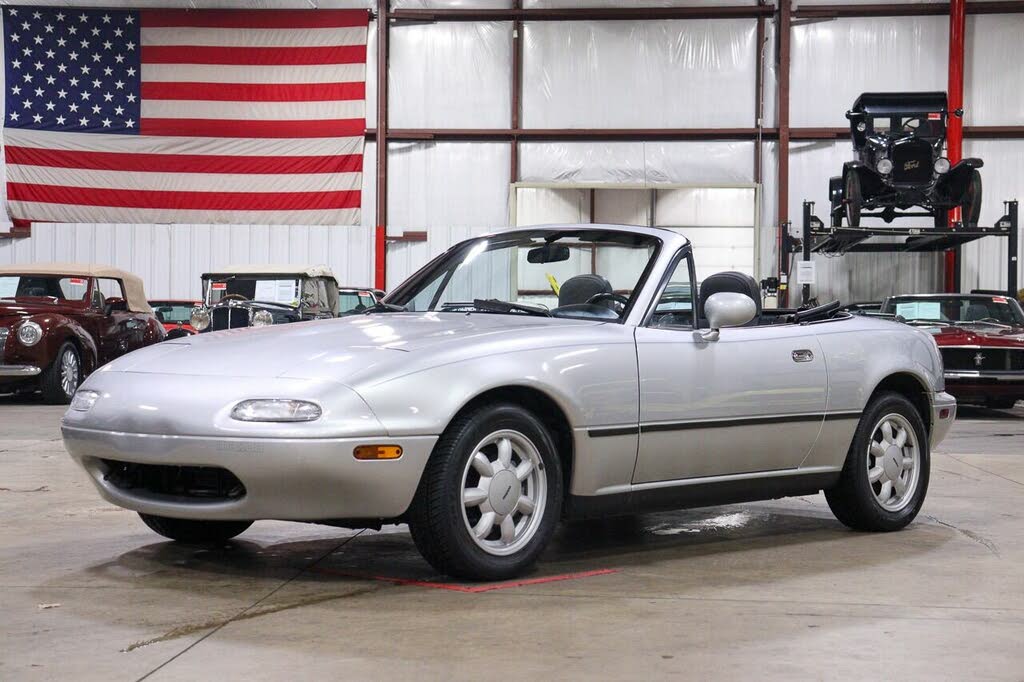 Surplus 1990 Mazda MX-5 Miata Convertible in Fort Riley, Kansas, United  States (GovPlanet Item #10296683)