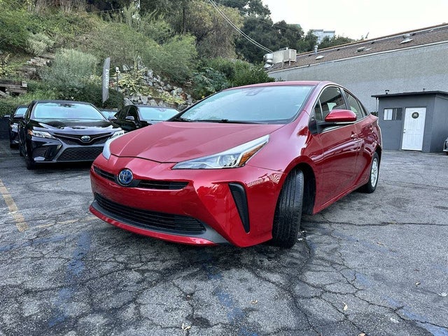 2019 Toyota Prius L Eco FWD