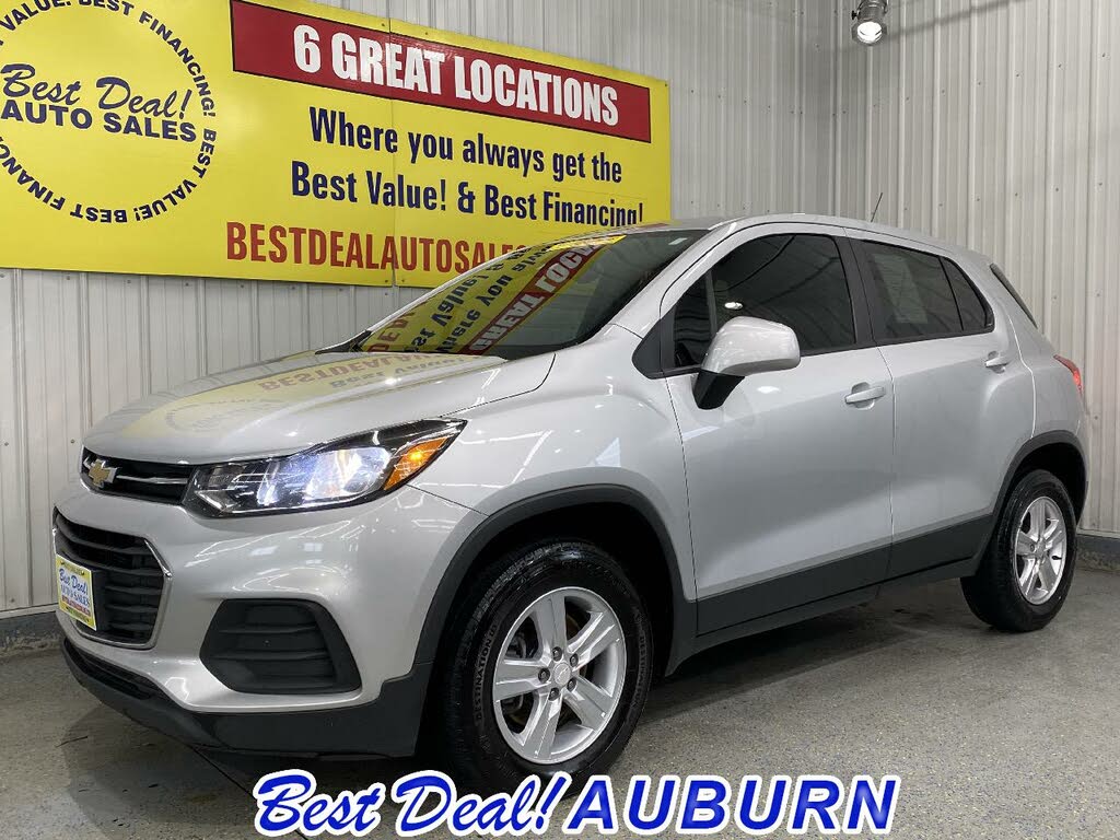 https://static.cargurus.com/images/forsale/2023/11/30/16/56/2017_chevrolet_trax-pic-5709330416429154362-1024x768.jpeg