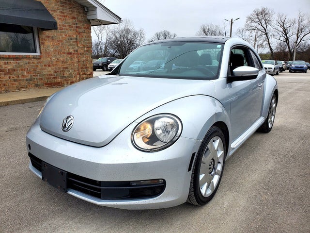 2012 Volkswagen Beetle 2.5L with Sunroof, Sound, and Navigation
