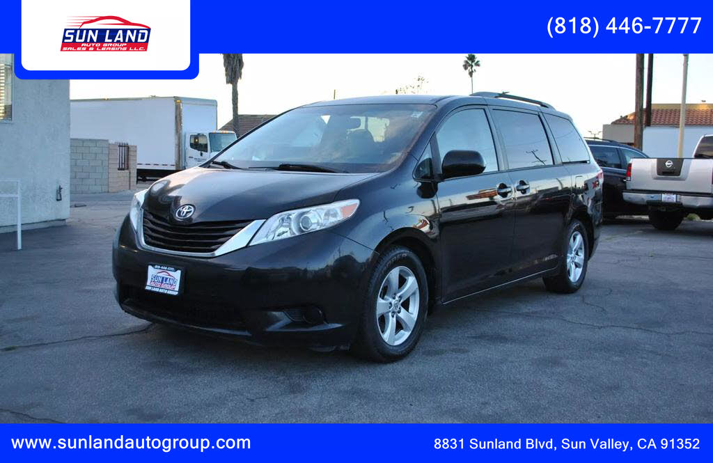 2013 toyota best sale sienna van