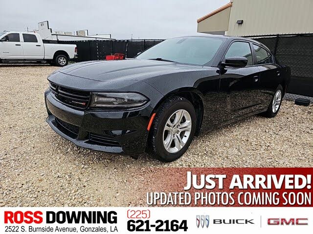 https://static.cargurus.com/images/forsale/2023/12/03/07/57/2021_dodge_charger-pic-3868790744476079356-1024x768.jpeg?io=true&width=640&height=480&dpr=2&fit=bounds&format=jpg&auto=webp