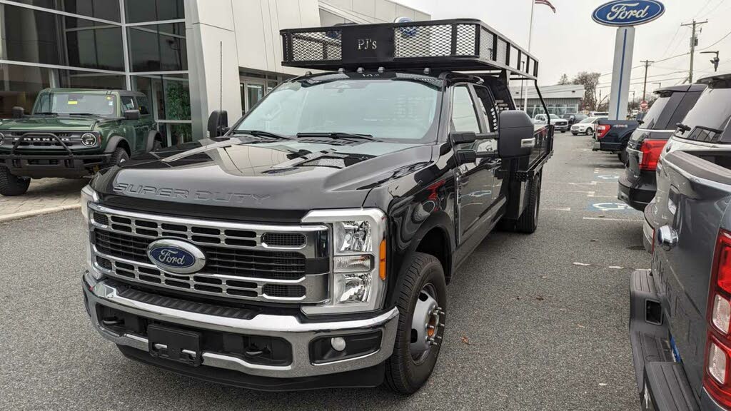 2023 Ford F-350 Super Duty Chassis XL Crew Cab DRW RWD