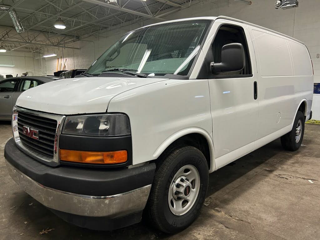 2016 gmc cargo store van