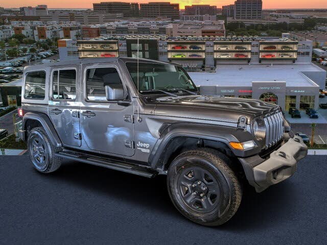 https://static.cargurus.com/images/forsale/2023/12/07/19/49/2019_jeep_wrangler-pic-1150337633476232732-1024x768.jpeg