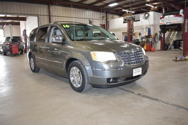 2010 Chrysler Town & Country Limited FWD