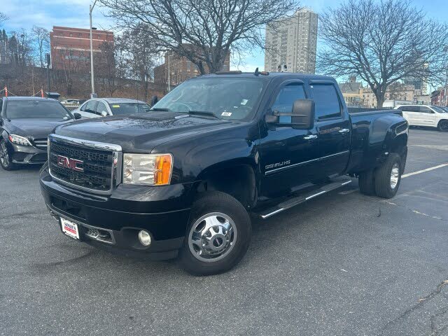 2011 GMC Sierra 3500HD Denali Crew Cab LB DRW 4WD