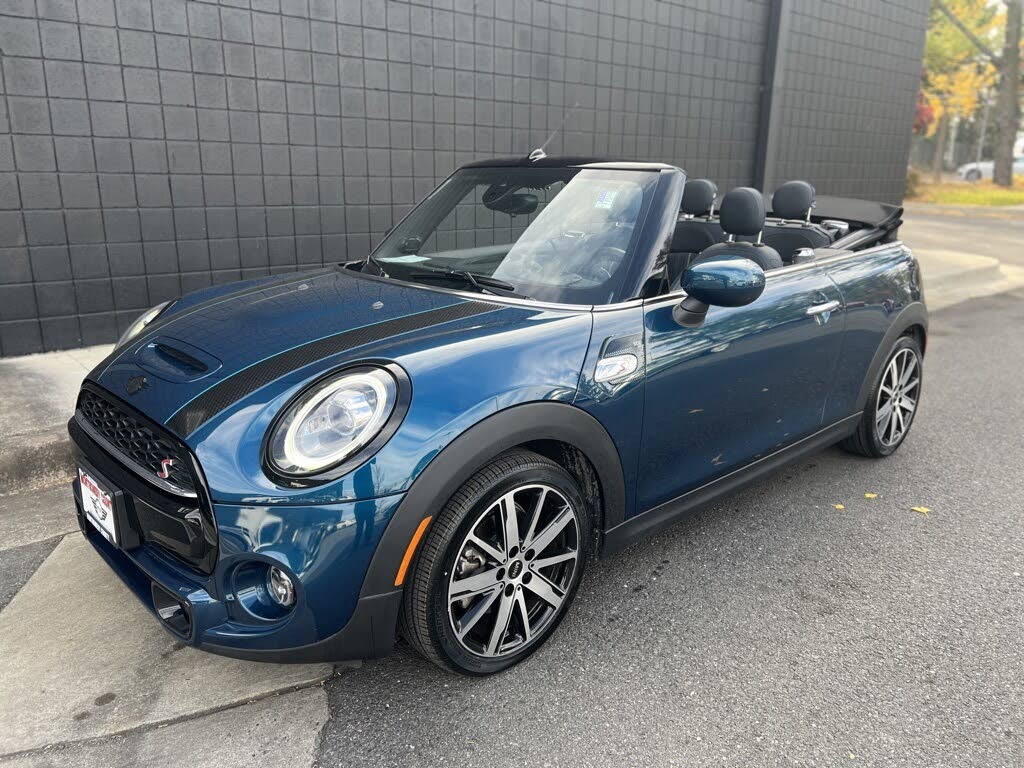 2022 MINI Hatch Midnight Black II - £31,995