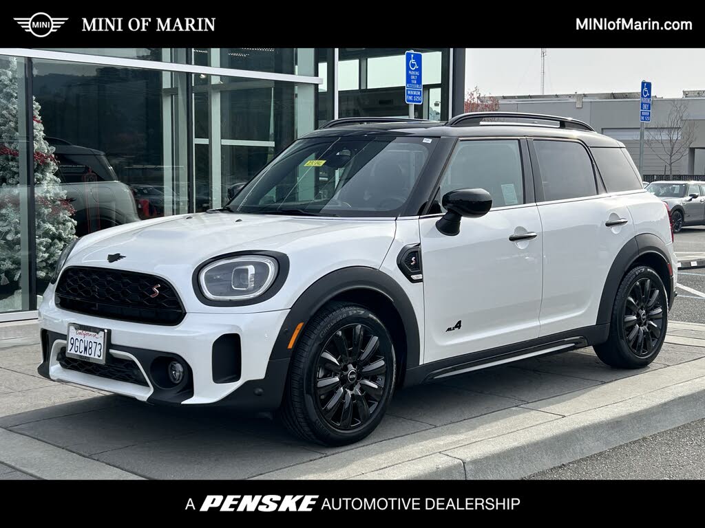 New MINI Cooper SE Hardtop 2 Door at MINI of Marin Serving Corte