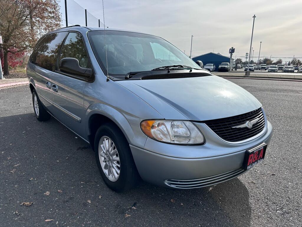 2003 town and country shop minivan